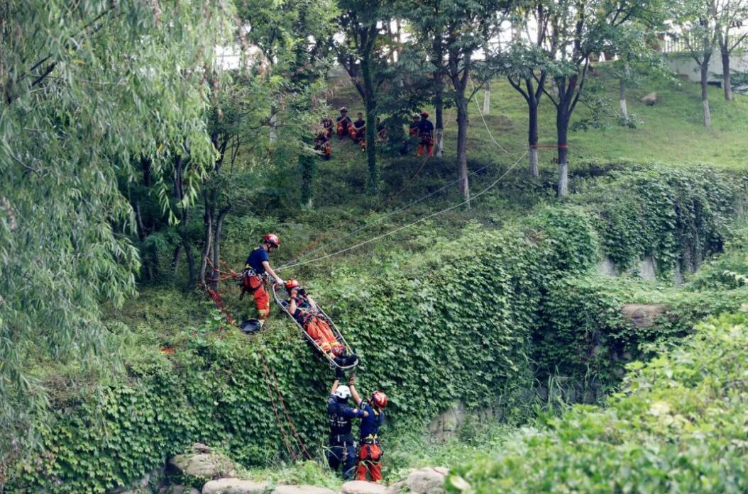 高空山岳繩索綜合救援 高空山岳繩索綜合救援